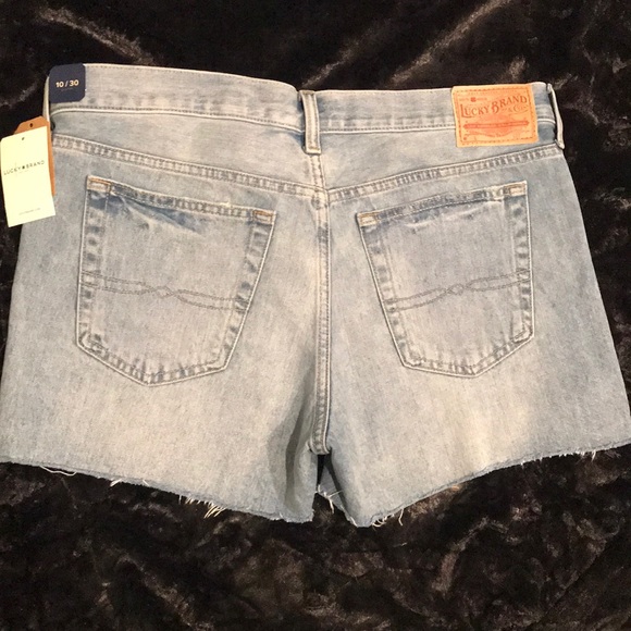 Lucky Brand Boyfriend Embroidered Shorts. 29 - Picture 7 of 8